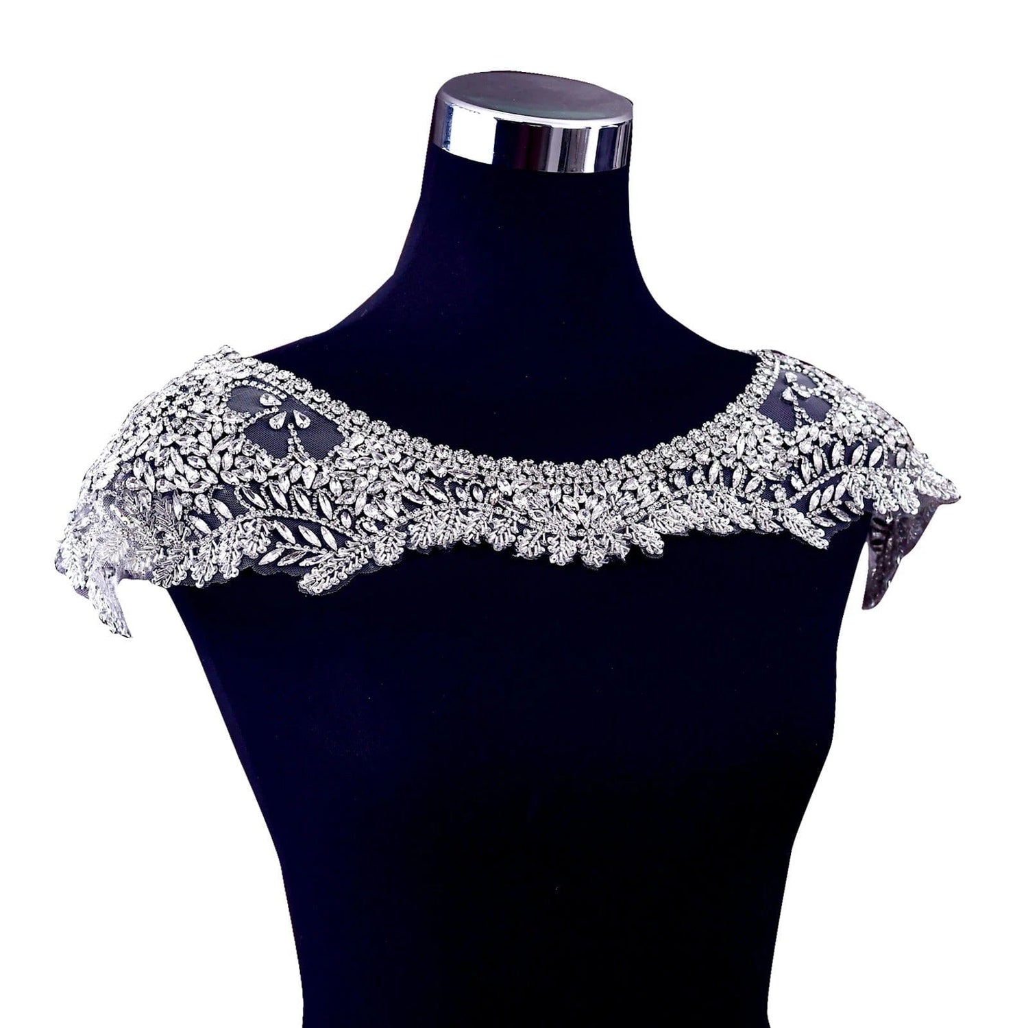 Gros plan sur les détails de Bolero Argente Mariage