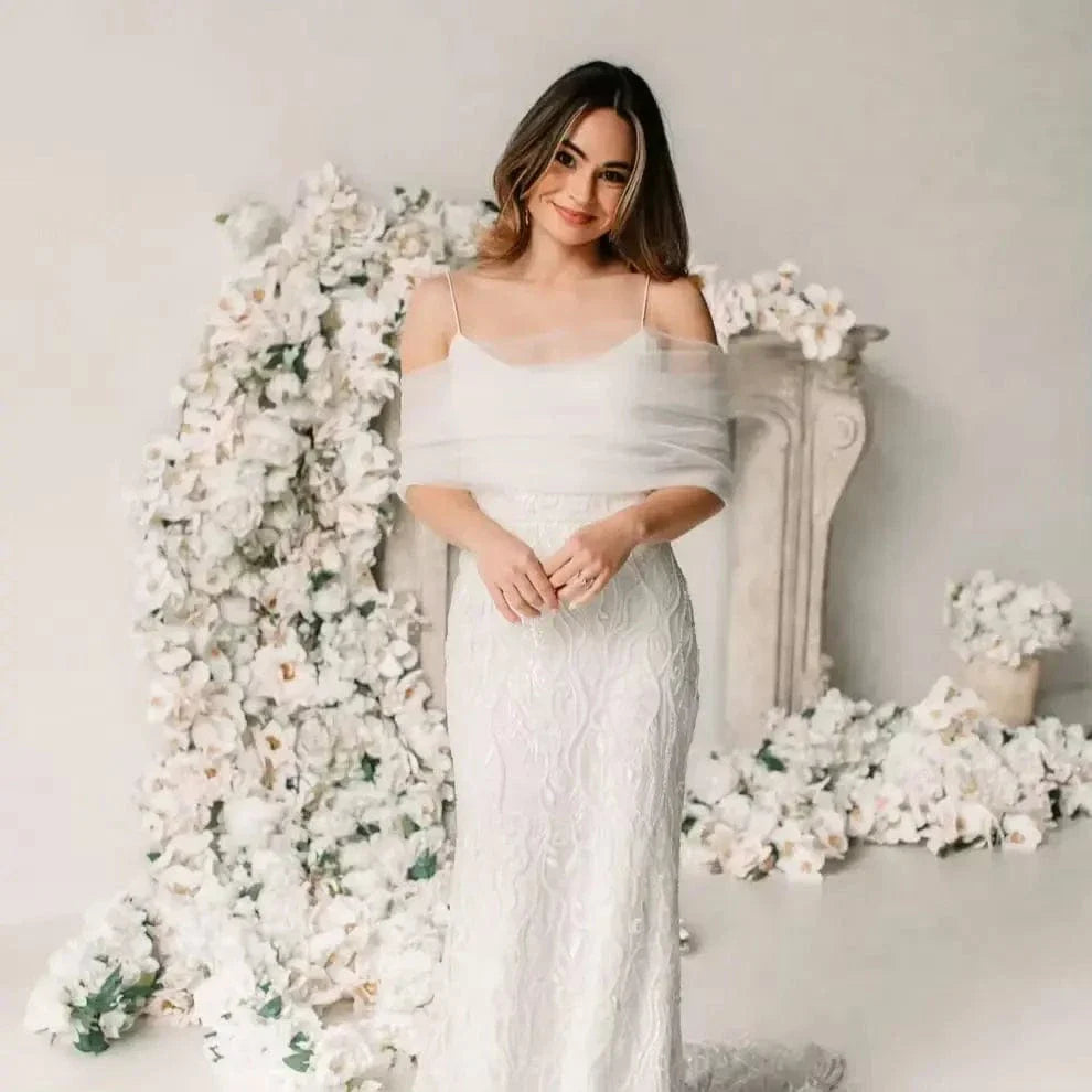 Dentelle et finitions de Cape de Mariee Transparente