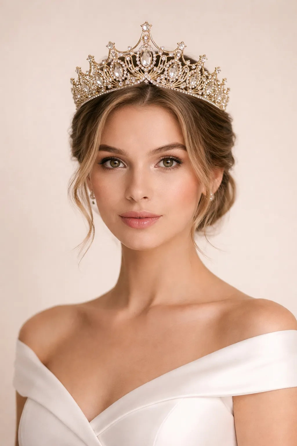 Diadème doré mariage