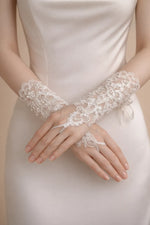 Mitaine de mariée en dentelle