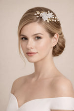 Pic chignon fleuri mariage