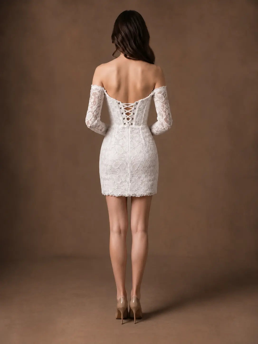 Robe de mariée courte bustier avec dentelle