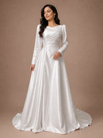 Robe de mariée en satin à manches longues