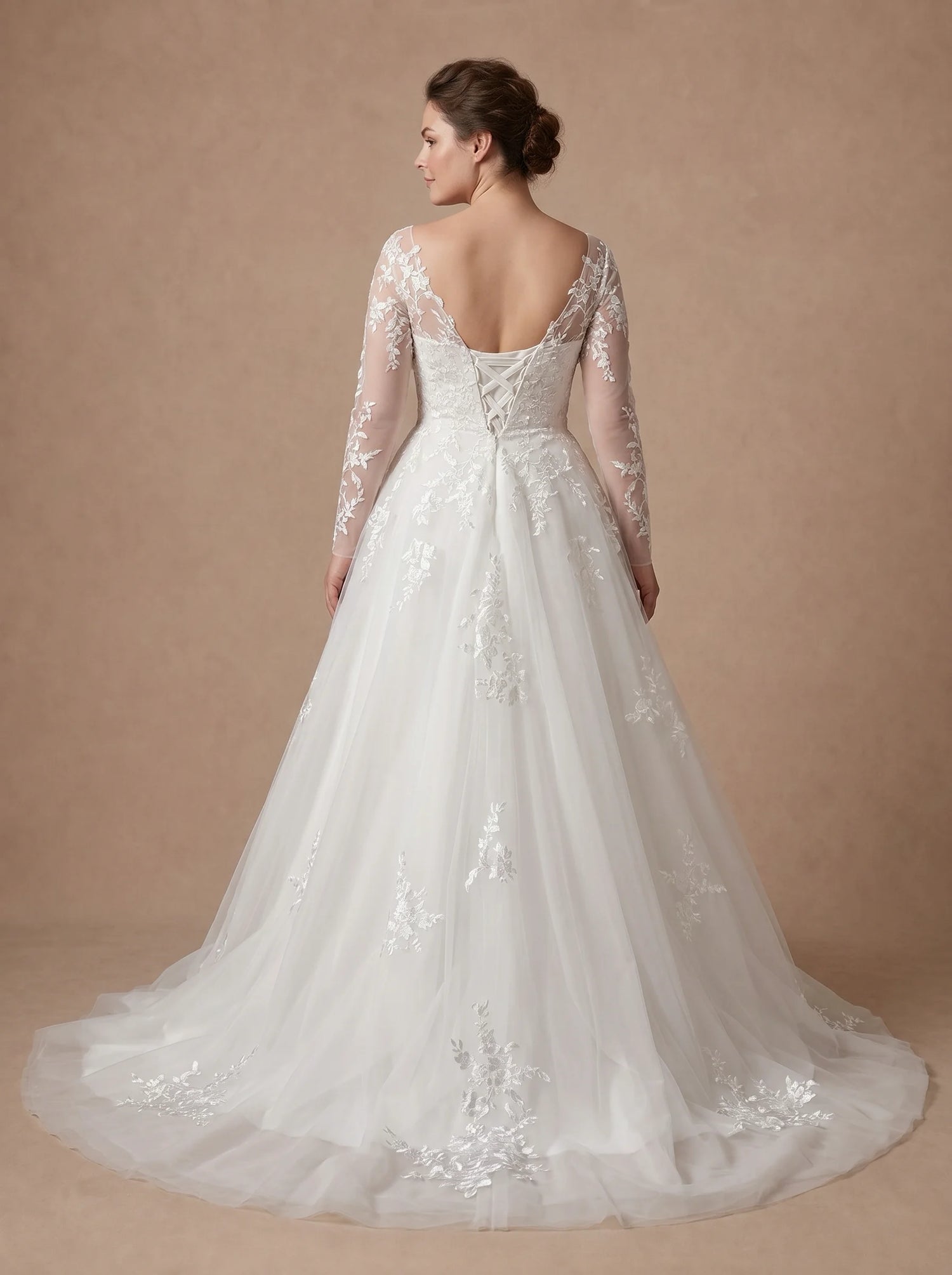 Robe de mariée manche longue grande taille en dentelle