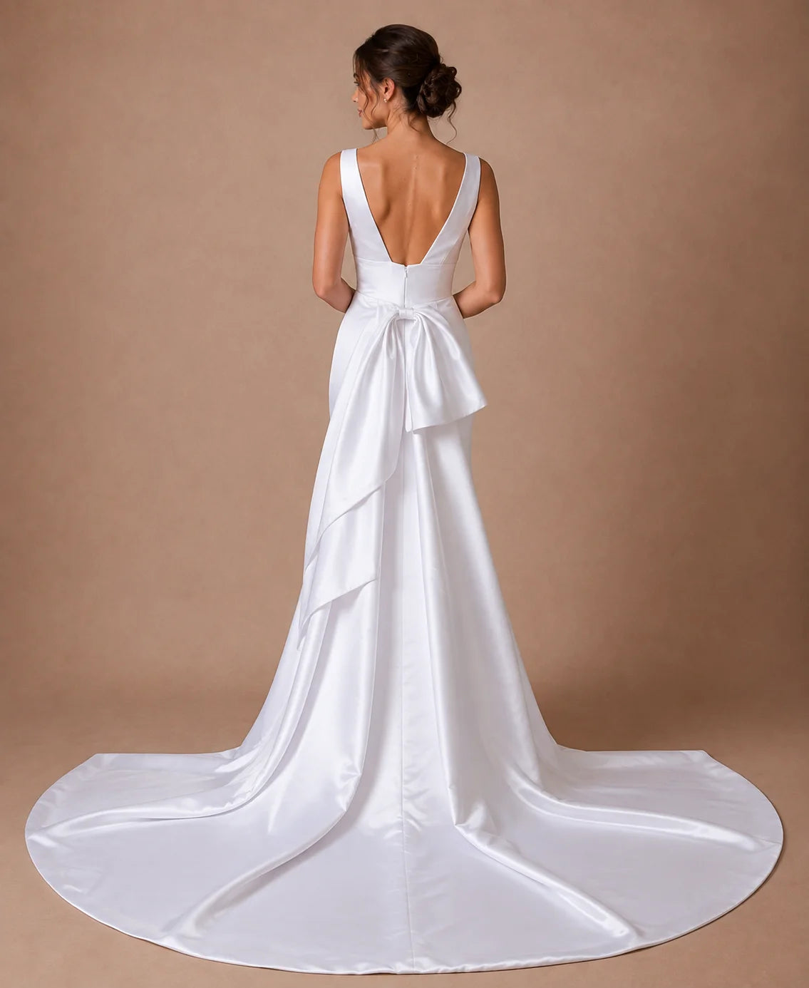 Robe de mariée sirène en satin à décolleté en V