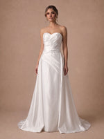 Robe de mariée sirène en satin drapé à traîne amovible