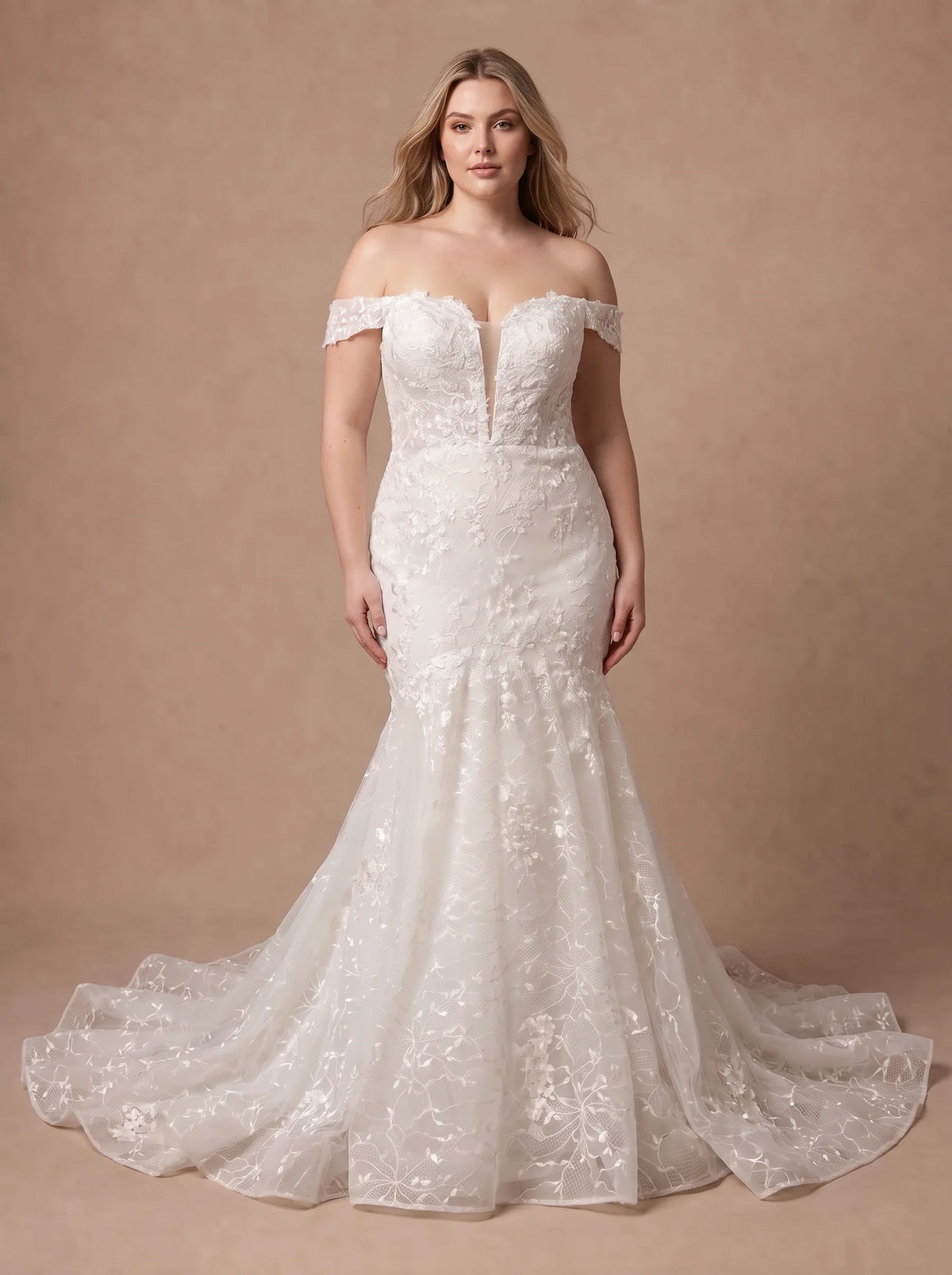 Robe de mariée sirène femme ronde à bustier corseté en dentelle