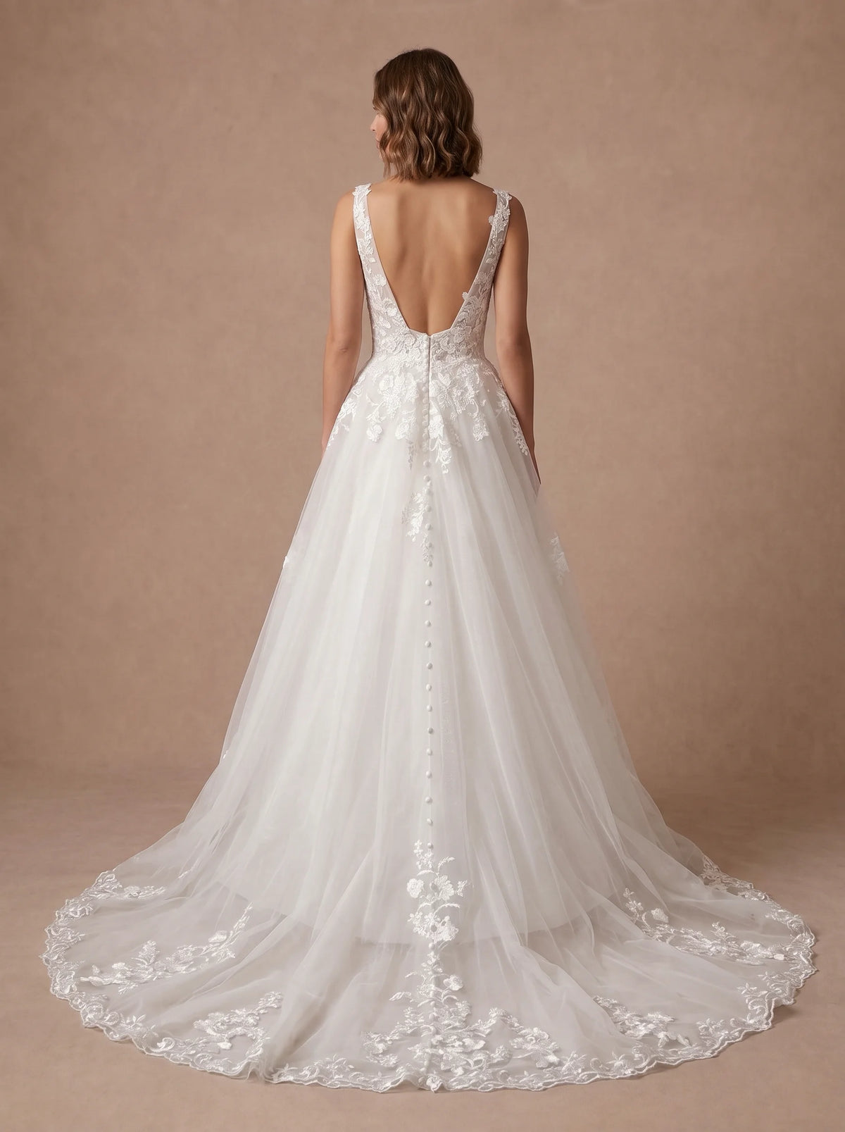 Robe de mariée moderne en dentelle