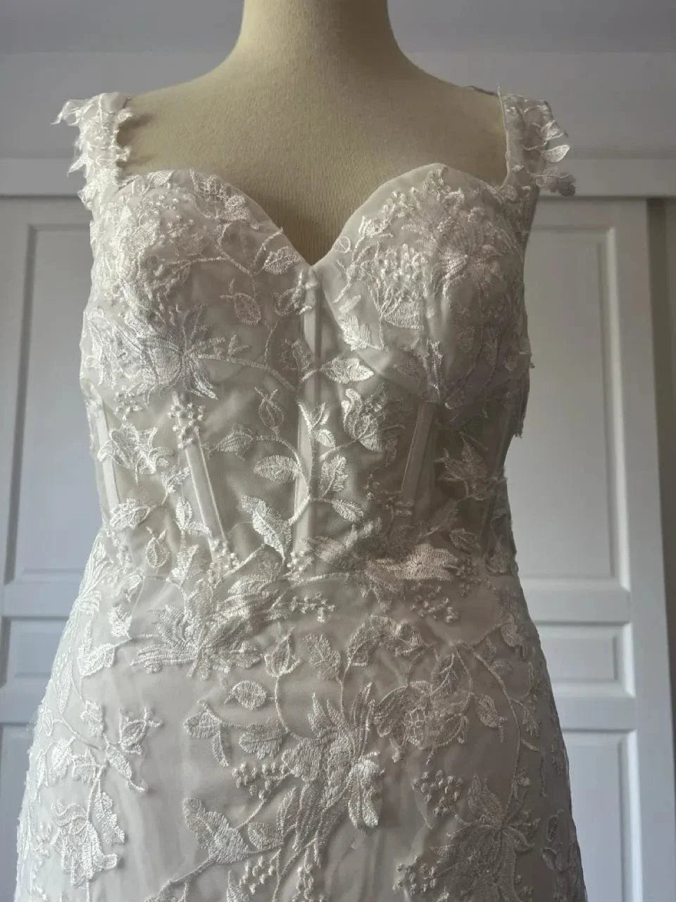 Dentelle et finitions de Robe de mariée Sirene a Motifs Fleuris