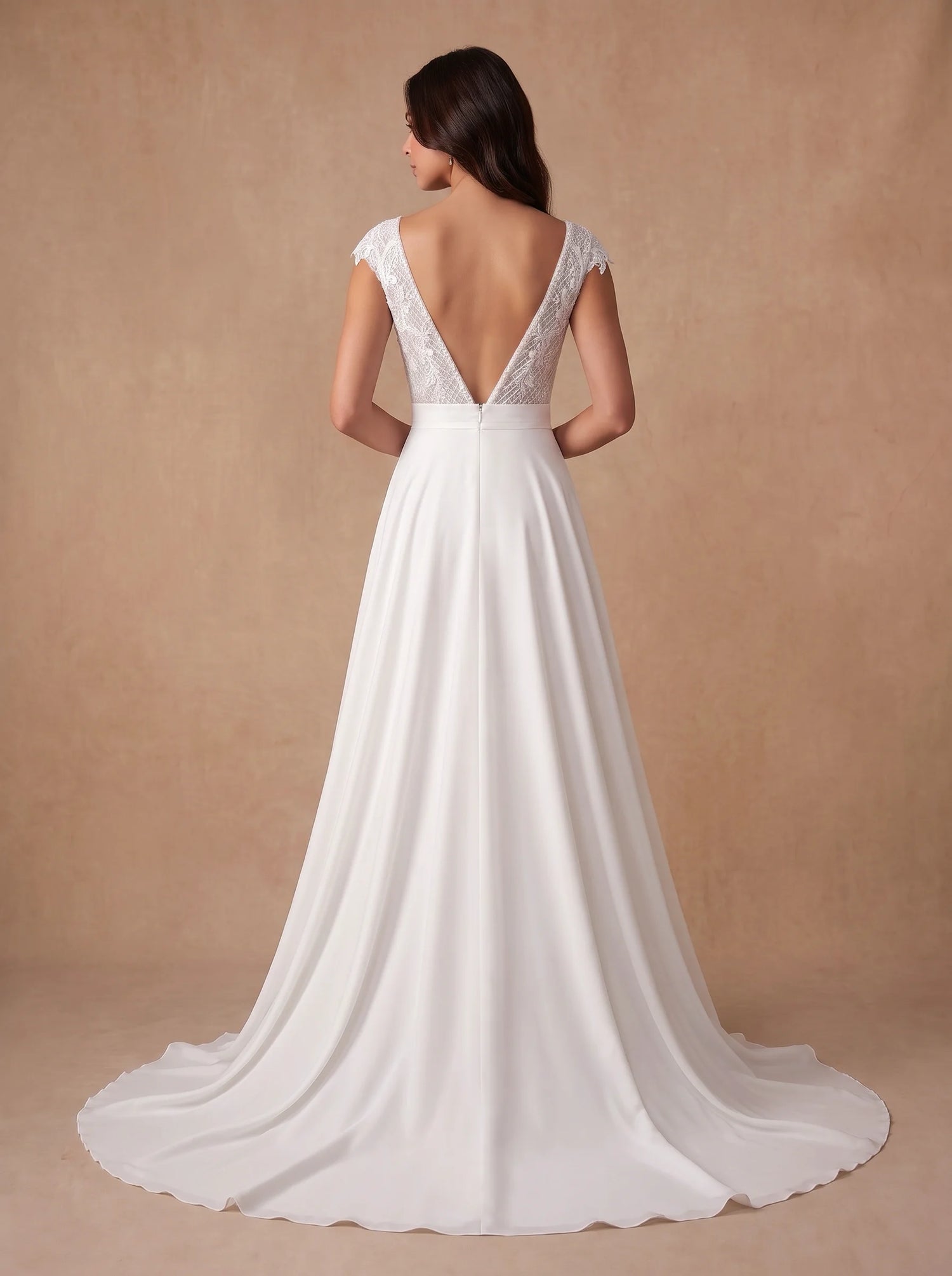 Robe de mariée trapèze en satin à buste brodé