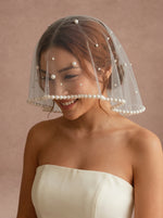 Voile court tombant blanc de mariée à perles