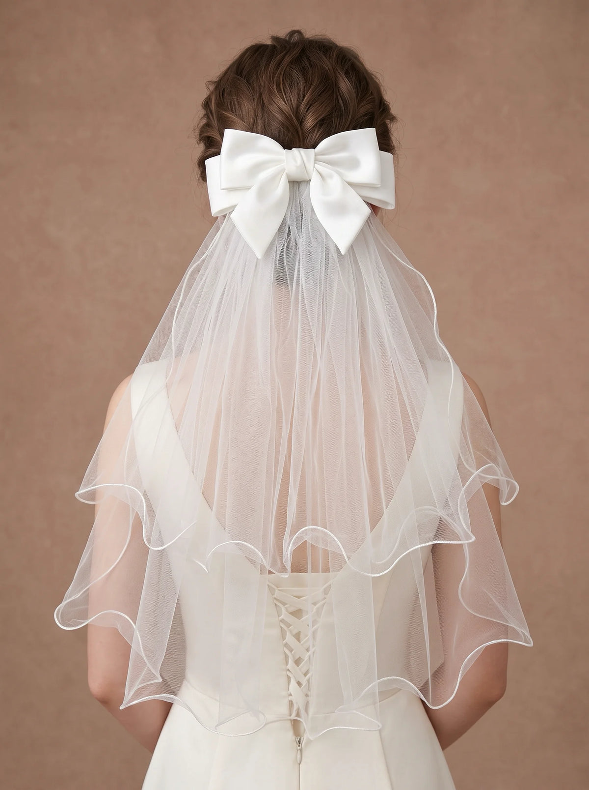 Voile de mariée court à grand nœud en satin – double couche