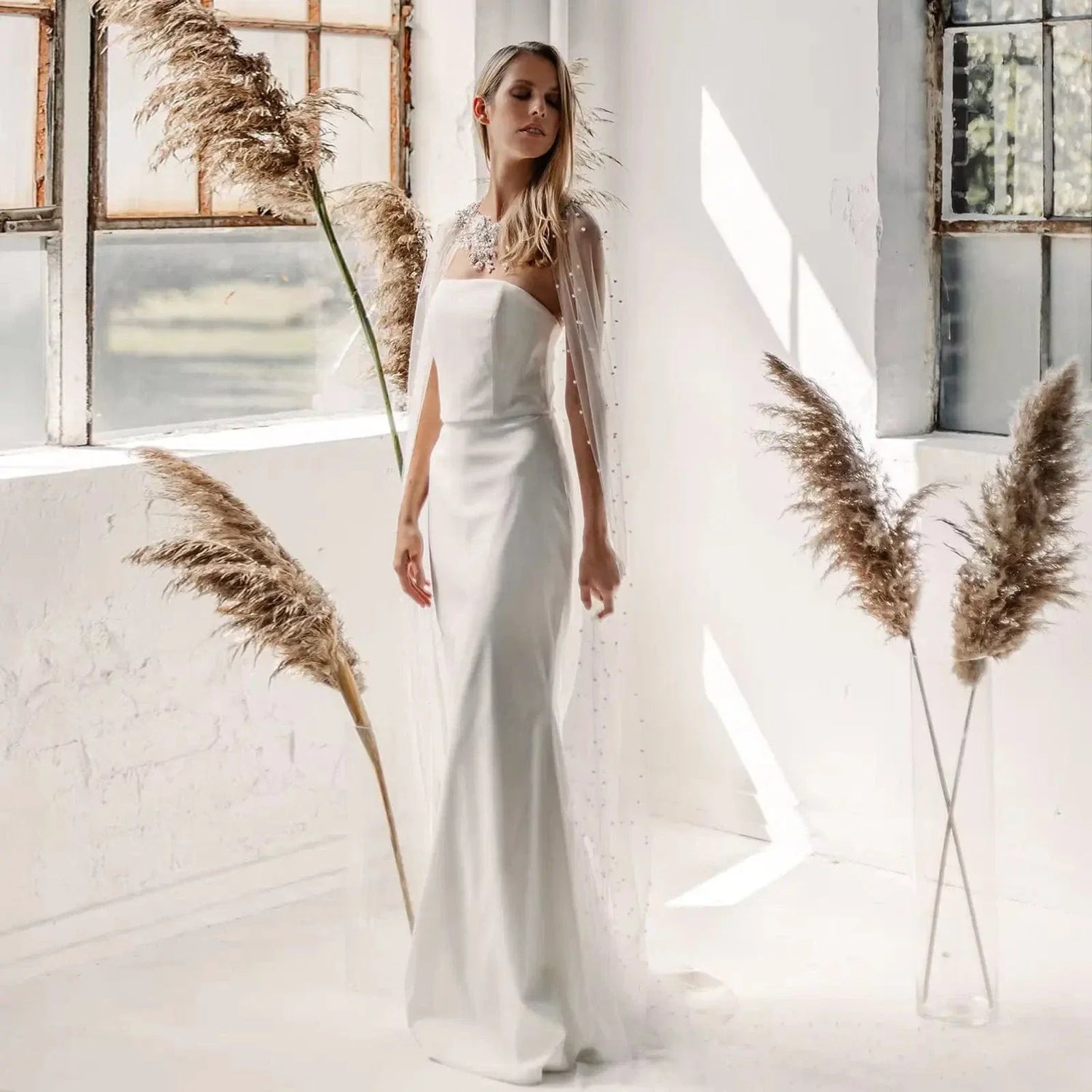 Dentelle et finitions de Cape de Mariee Longue