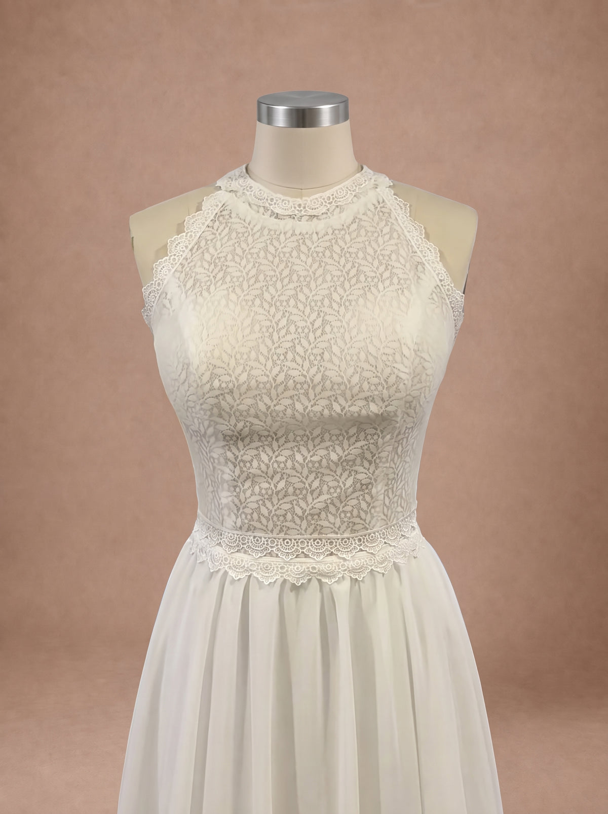 Robe bohème pour mariage civil — Mannequin — détail buste