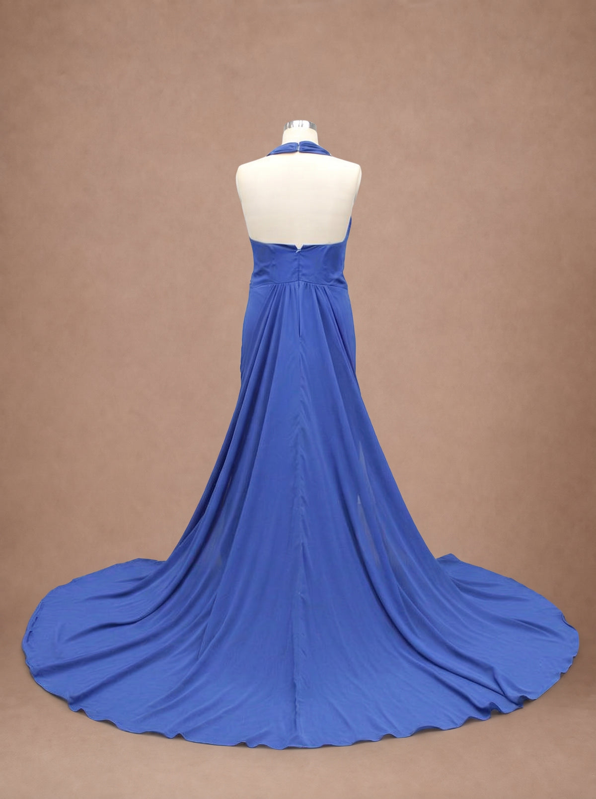 Robe de mariée bleu roi en satin plissé — Mannequin — dos entier
