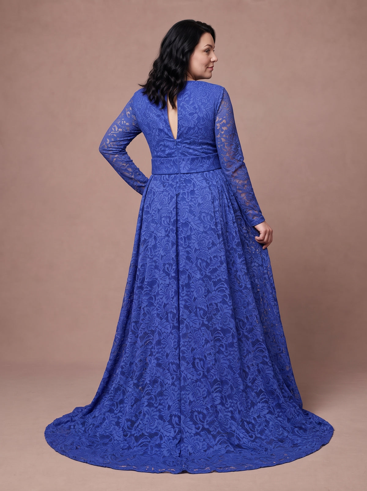 Robe de mariée bohème bleue pour femme ronde — Modèle — dos