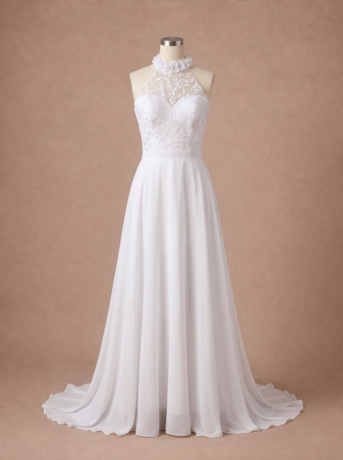 Robe de mariée bohème pas cher à col montant en dentelle — Mannequin — face entière
