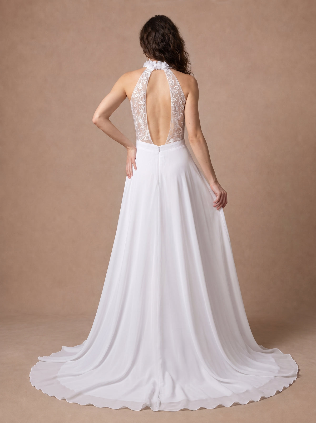 Robe de mariée bohème pas cher à col montant en dentelle — Modèle — dos