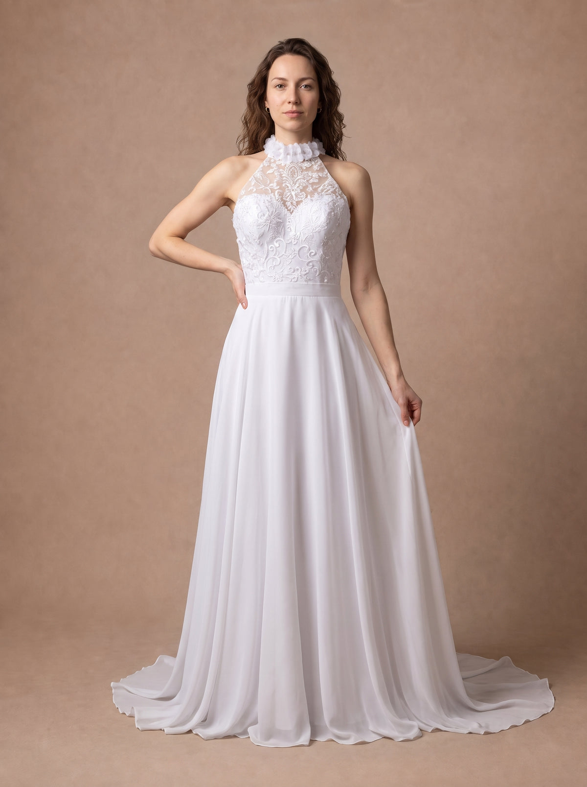 Robe de mariée bohème pas cher à col montant en dentelle — Modèle — face