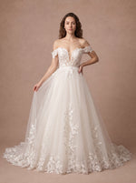 Robe de mariée bohème sexy à décolleté plongeant — Modèle — face