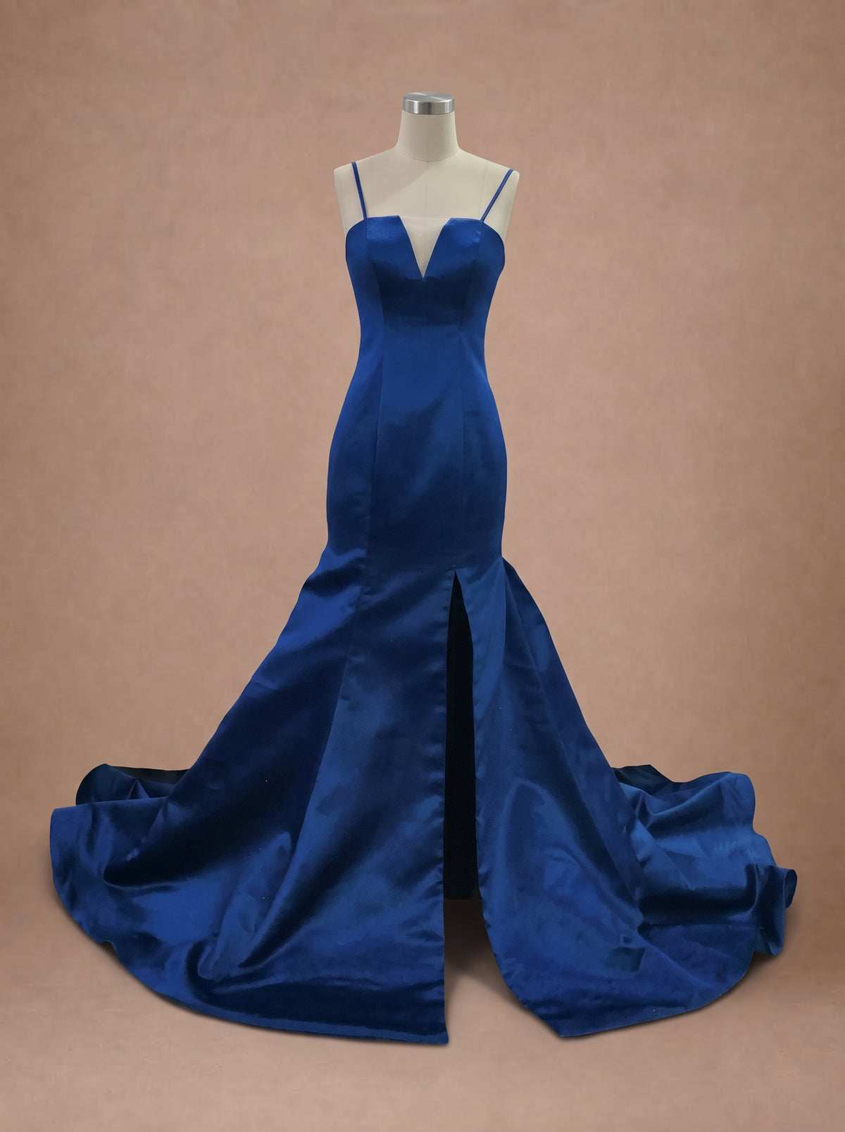 Robe de mariée sirène bustier bleu — Mannequin — face entière