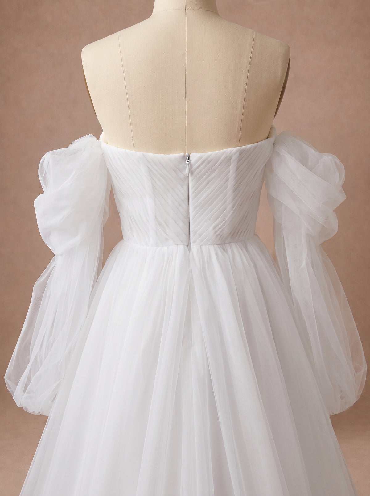Robe de mariée bustier corset en dentelle et tulle — Mannequin — détail dos