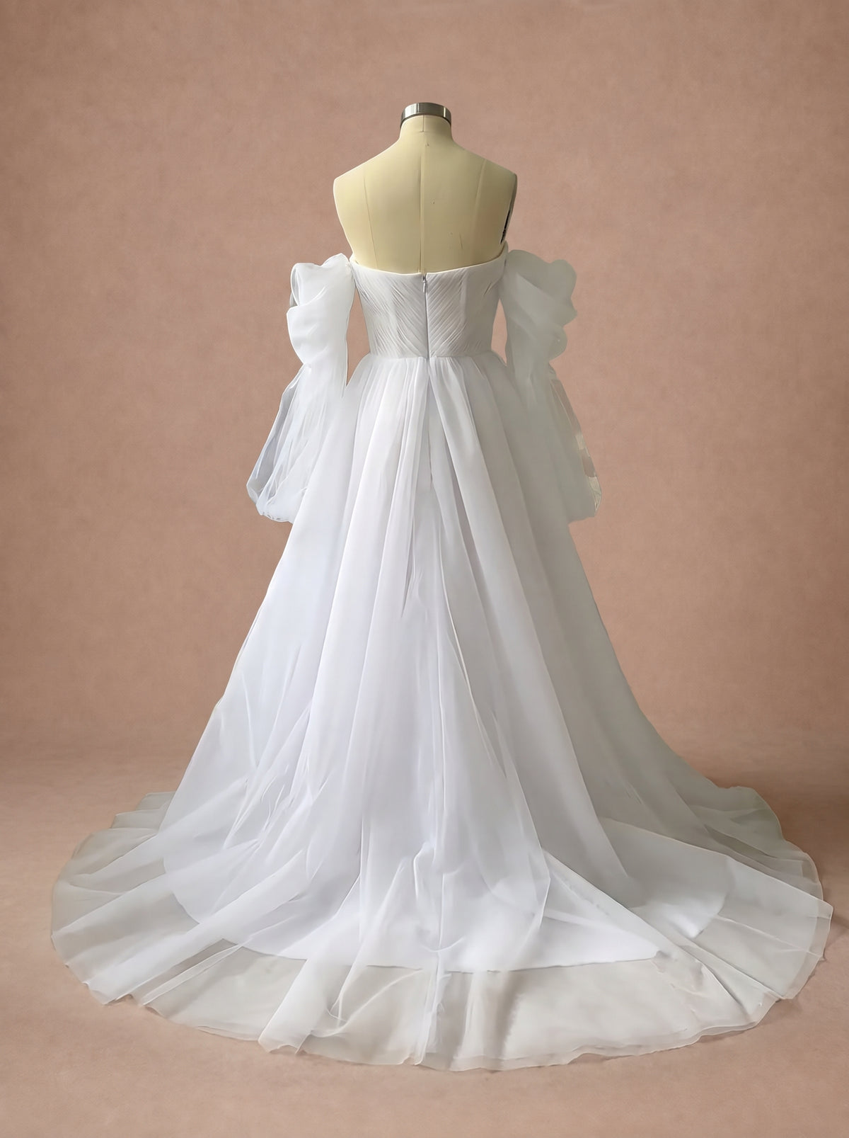 Robe de mariée bustier corset en dentelle et tulle — Mannequin — dos entier