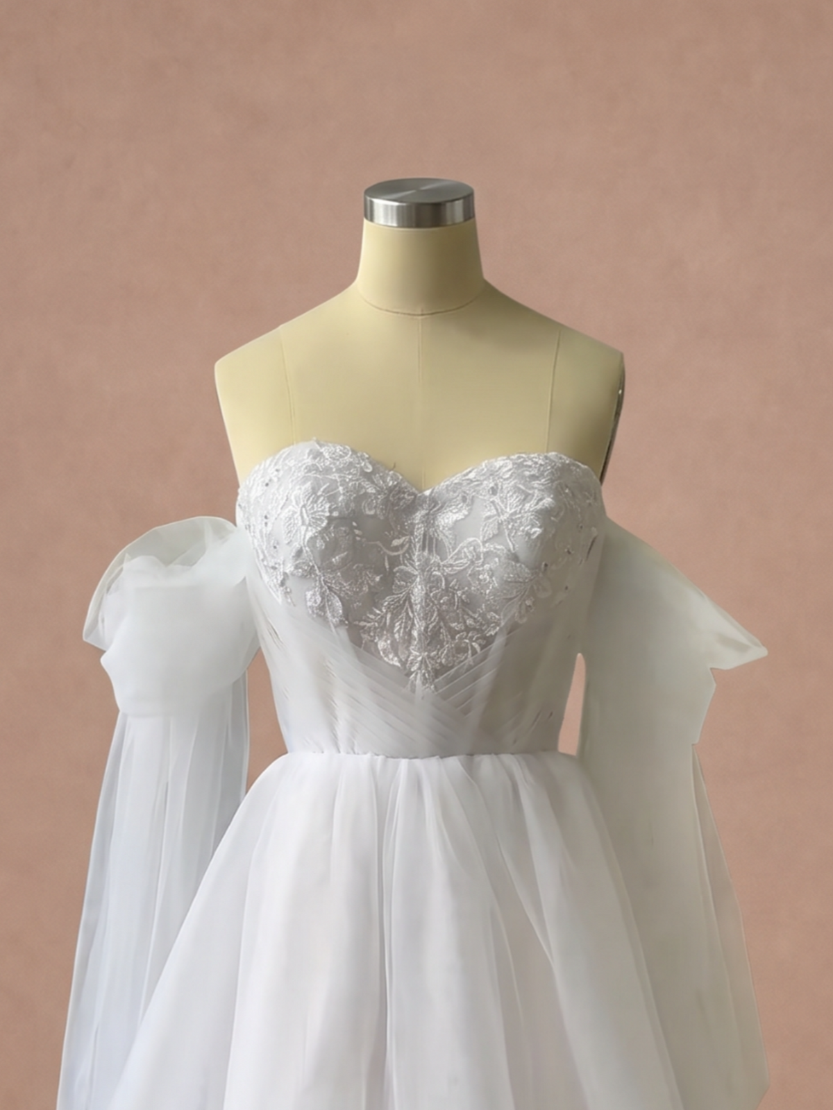 Robe de mariée bustier corset en dentelle et tulle — Mannequin — détail buste