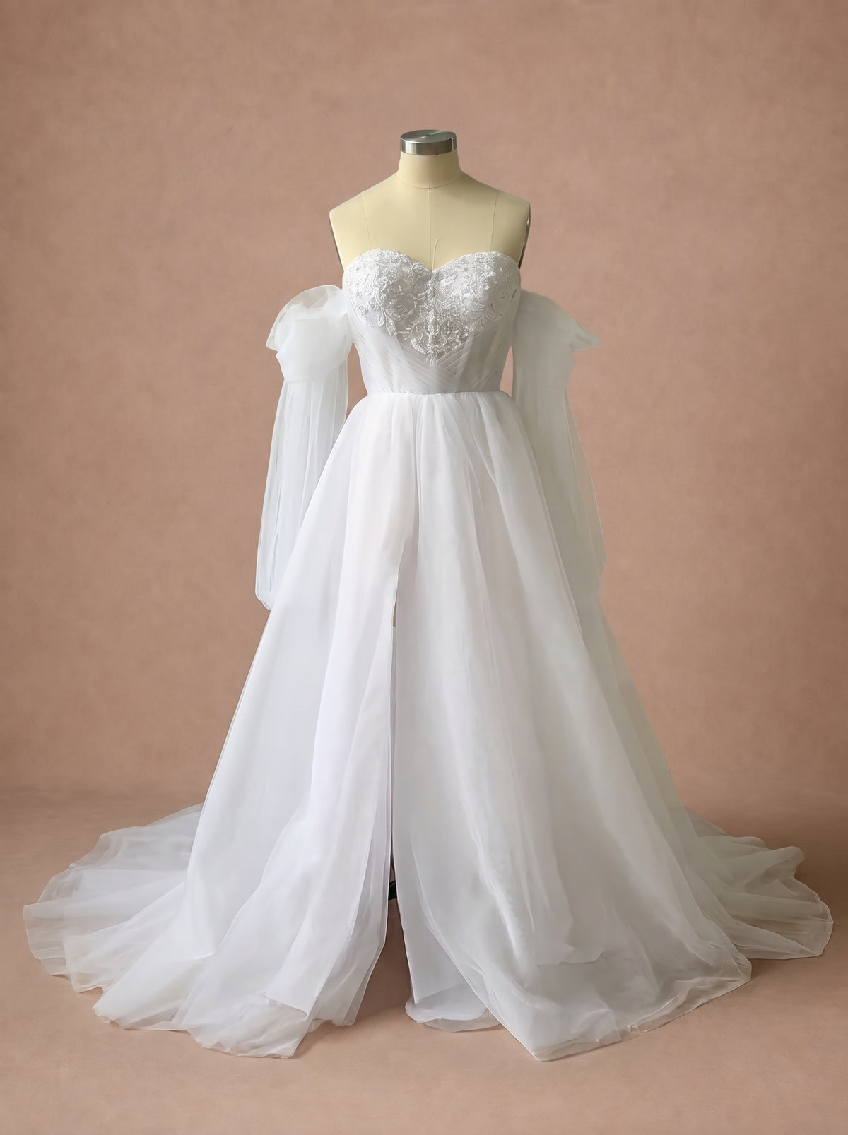 Robe de mariée bustier corset en dentelle et tulle — Mannequin — face entière