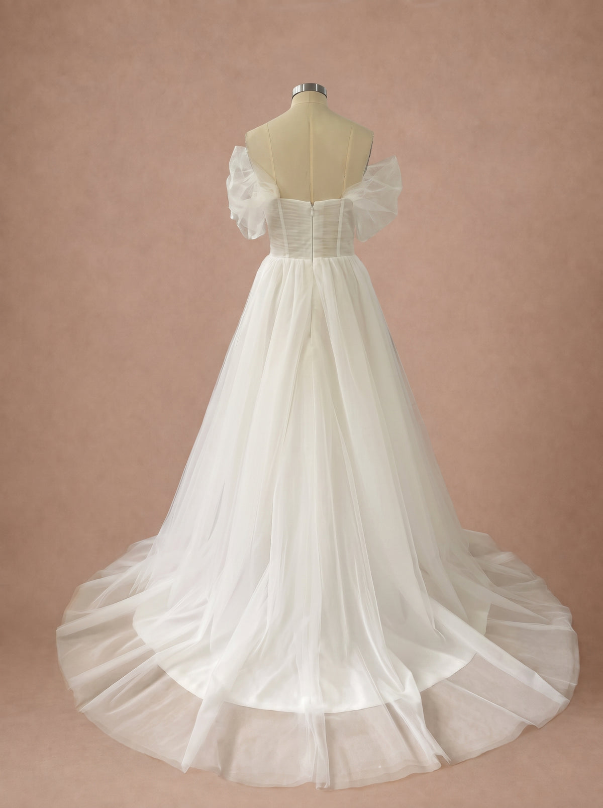 Robe de mariée bustier fluide en tulle — Mannequin — dos entier
