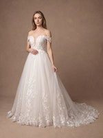Robe de mariée chic et bohème en tulle et dentelle — Modèle — face