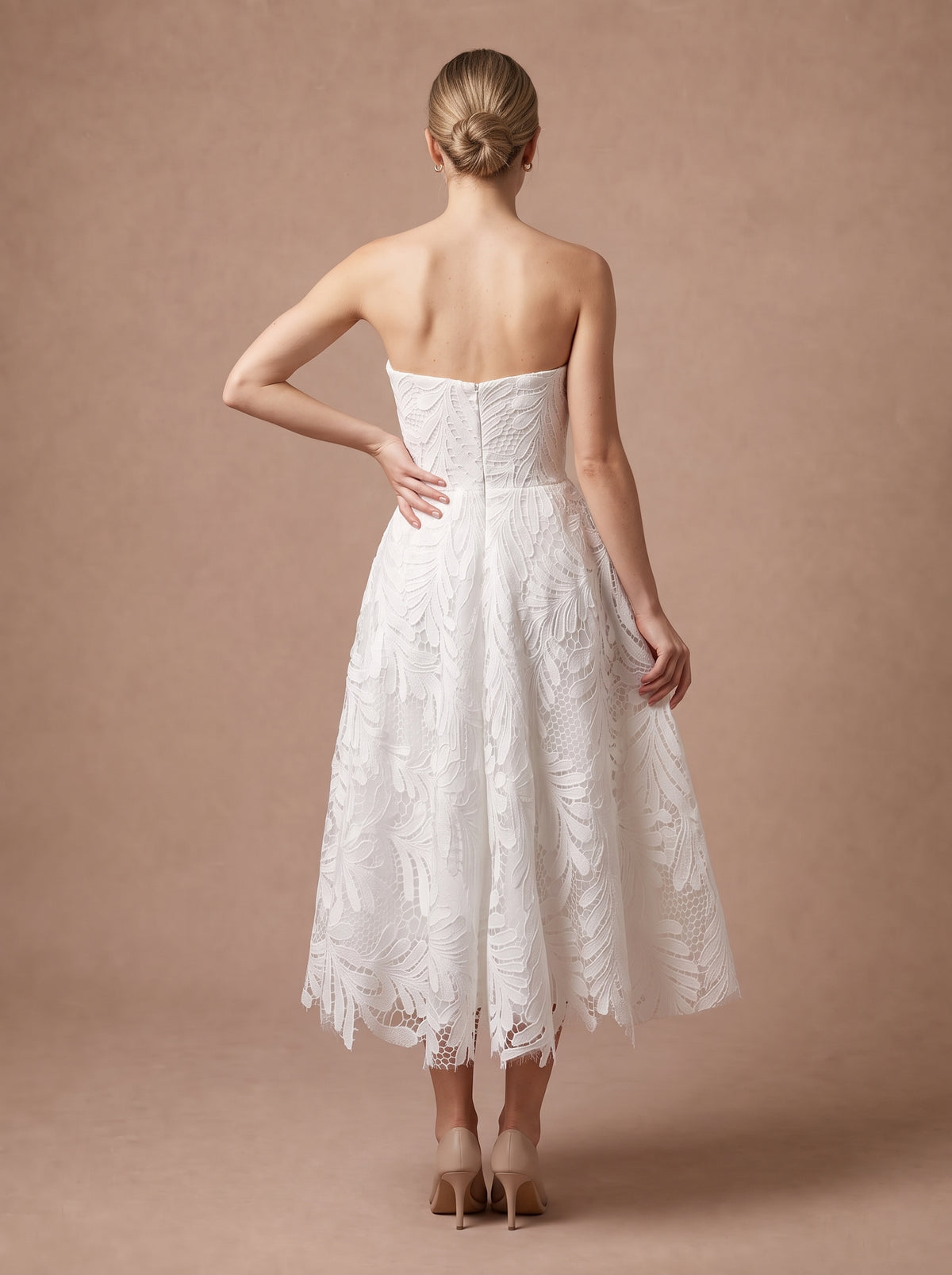 Robe de mariée courte chic — Modèle — dos