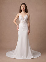 Robe de mariée sexy en dentelle à décolleté plongeant — Modèle — face