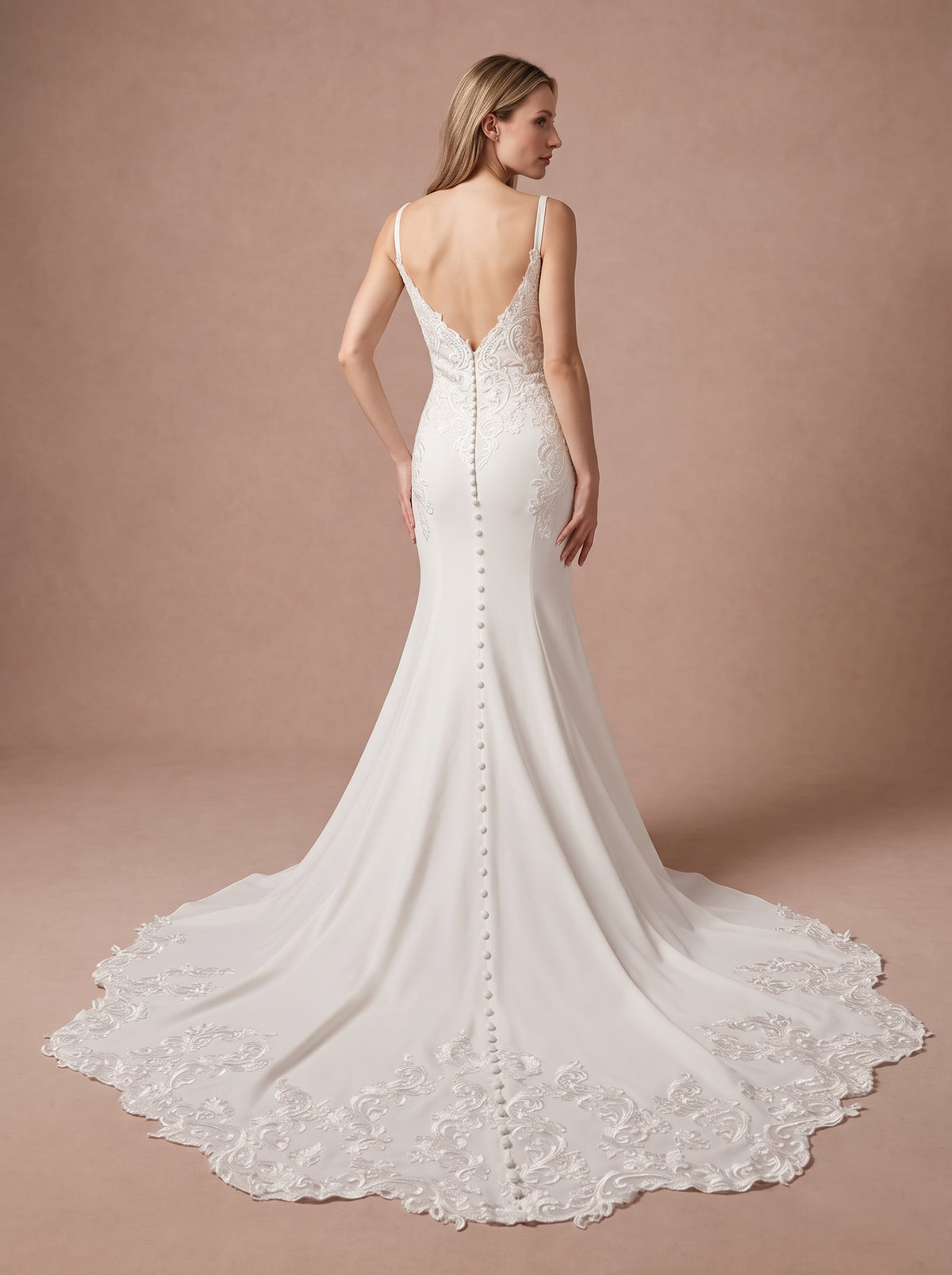 Robe de mariée sirène dos nu plongeant — Modèle — dos