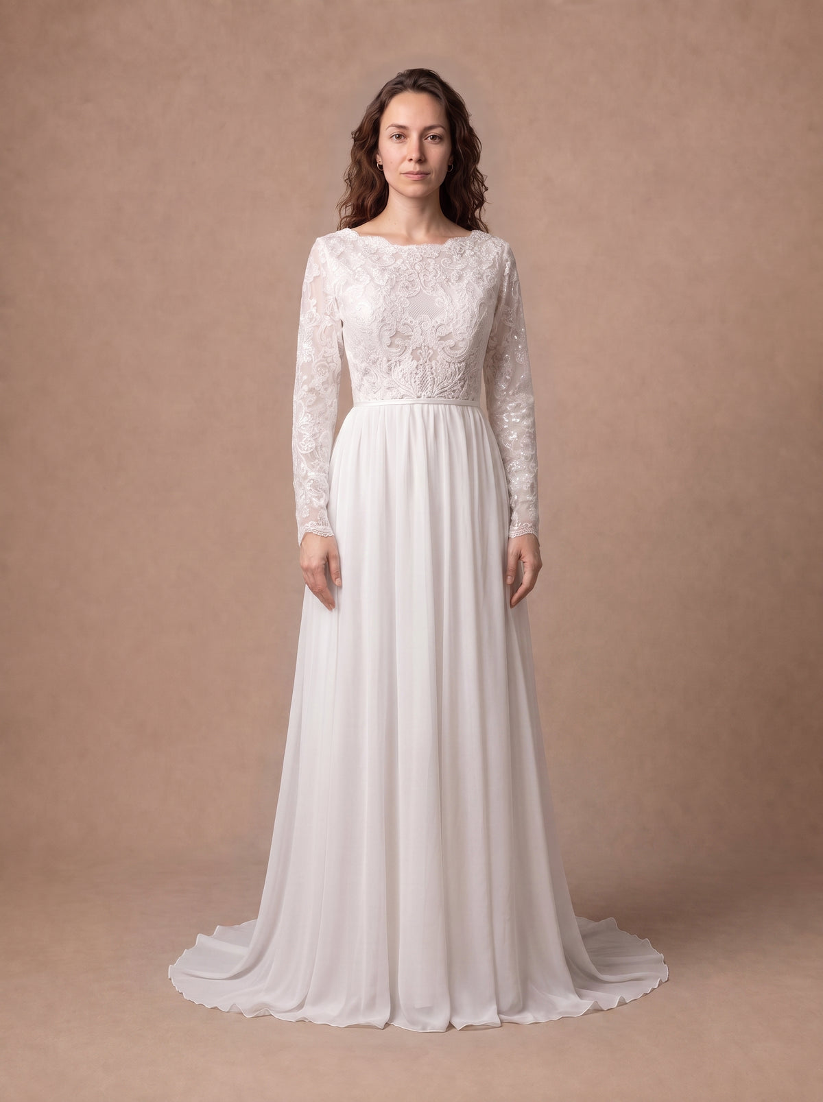Robe de mariée droite en dentelle — Modèle — face