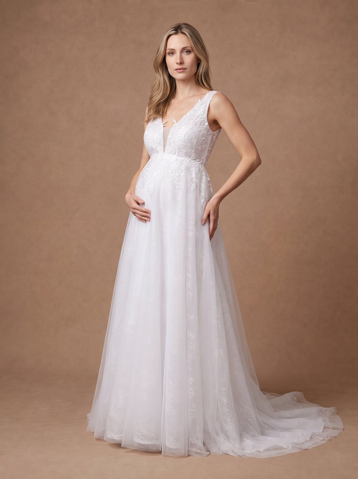 Robe de mariée empire blanche pour femme enceinte à décolleté V — Modèle — face