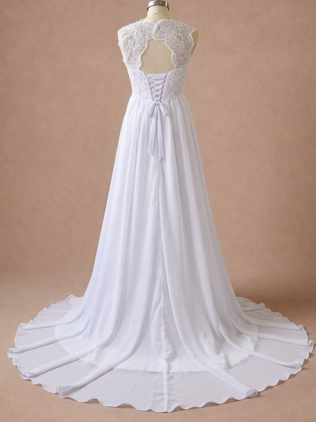 Robe de mariée empire grossesse en mousseline et dentelle — Mannequin — dos entier