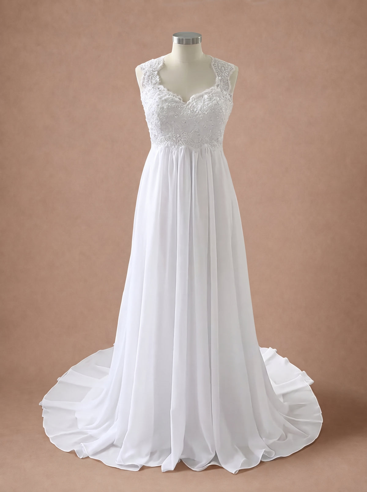 Robe de mariée empire grossesse en mousseline et dentelle — Mannequin — face entière