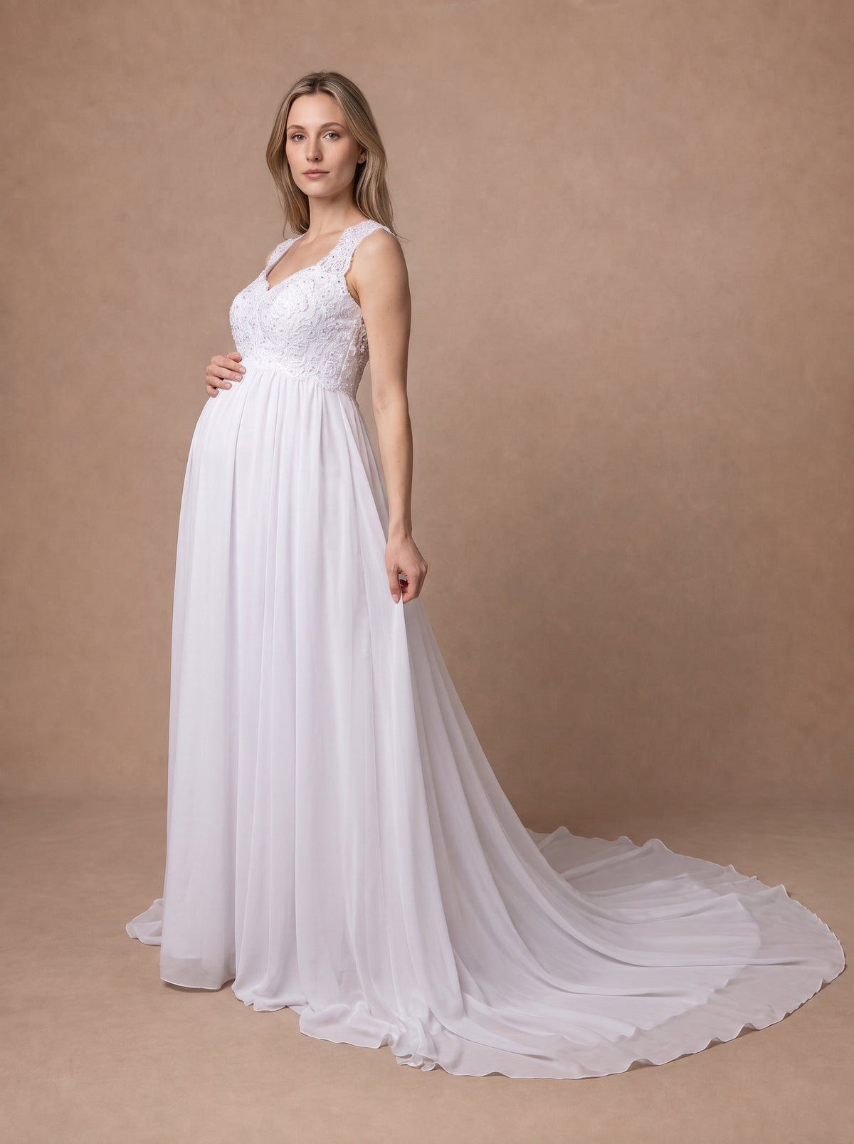 Robe de mariée empire grossesse en mousseline et dentelle — Modèle — face