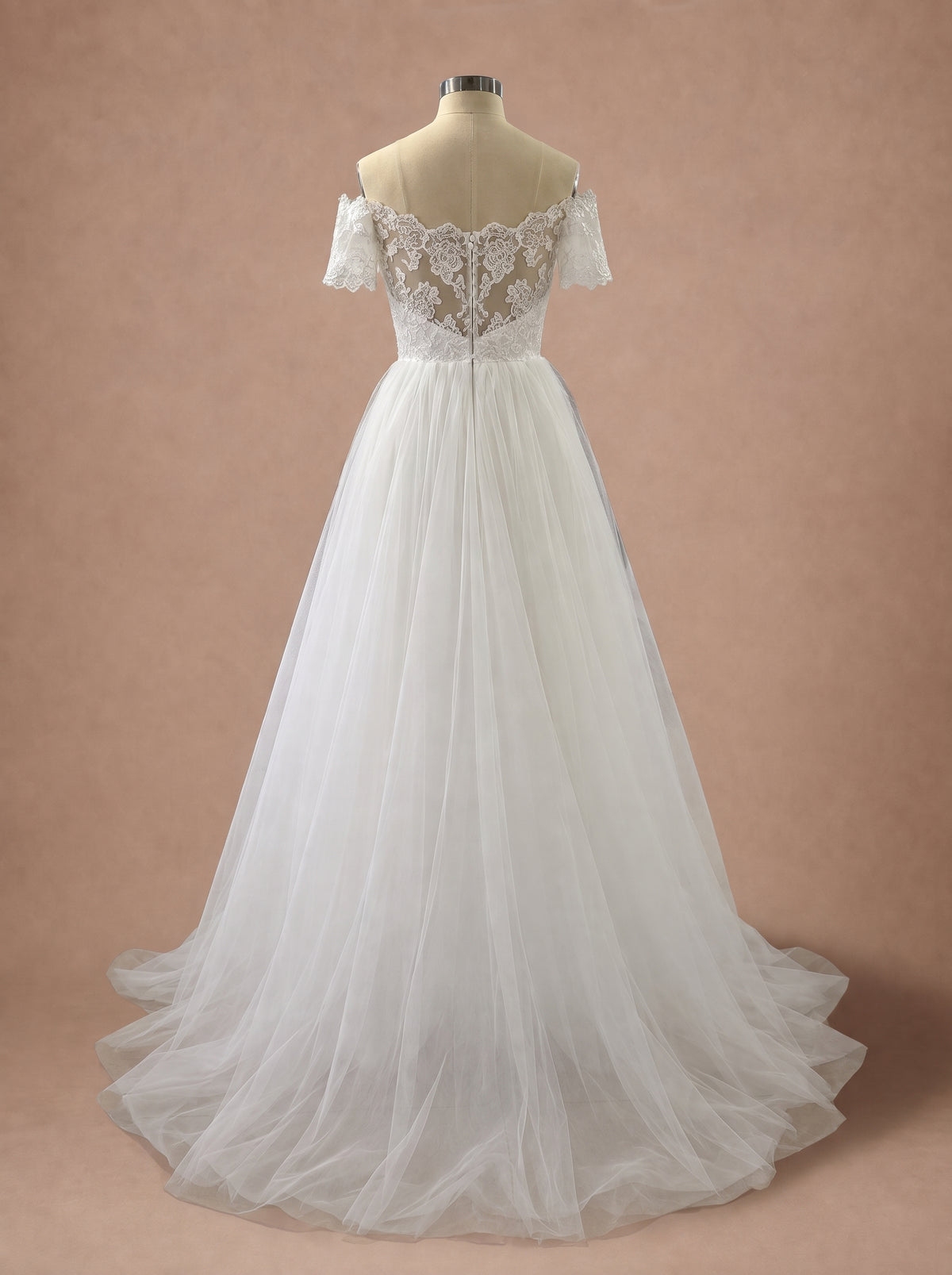 Robe de mariée empire grossesse épaules dénudées — Mannequin — dos entier