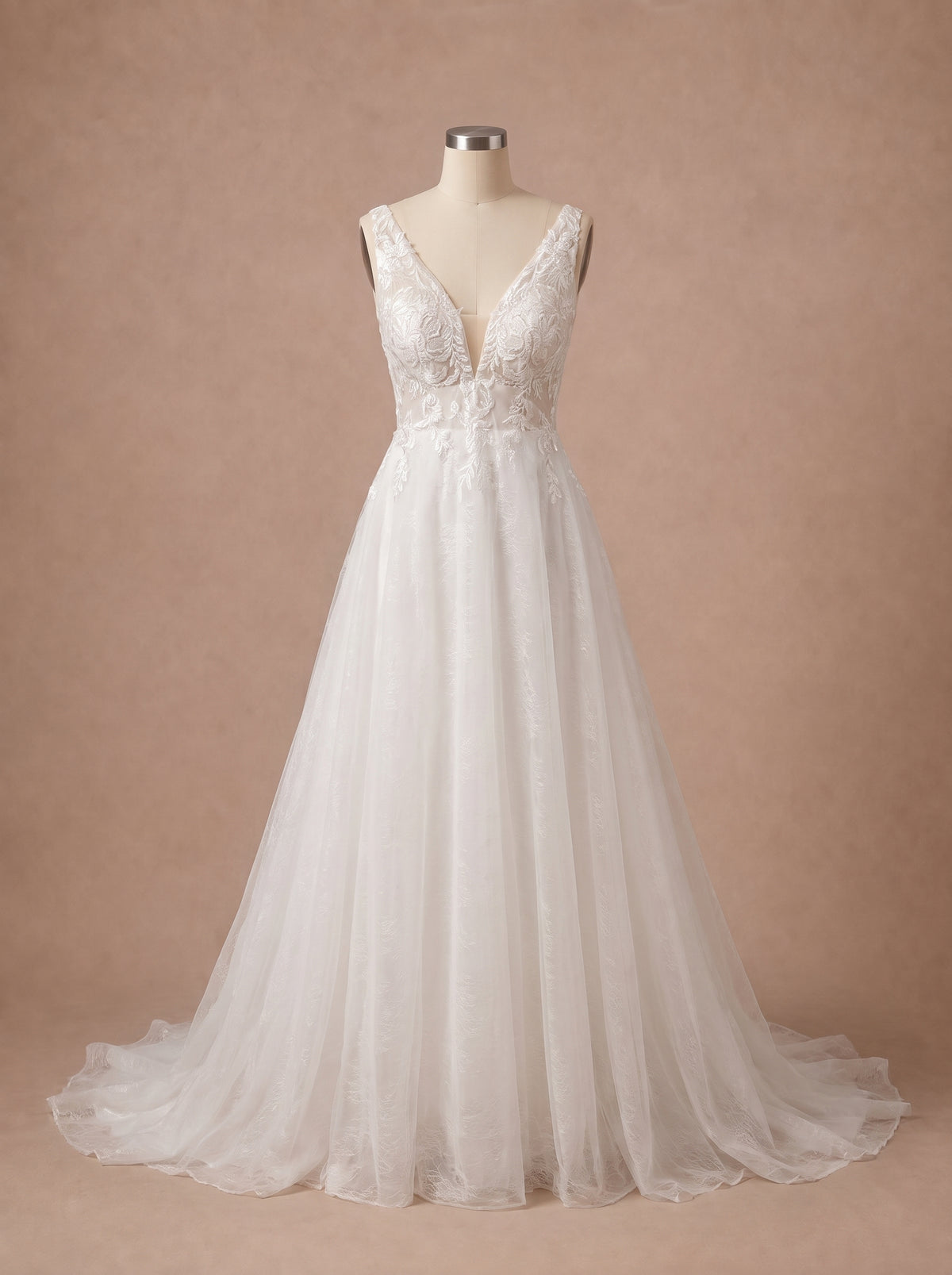 Robe de mariée empire en tulle et dentelle ivoire — Mannequin — face entière