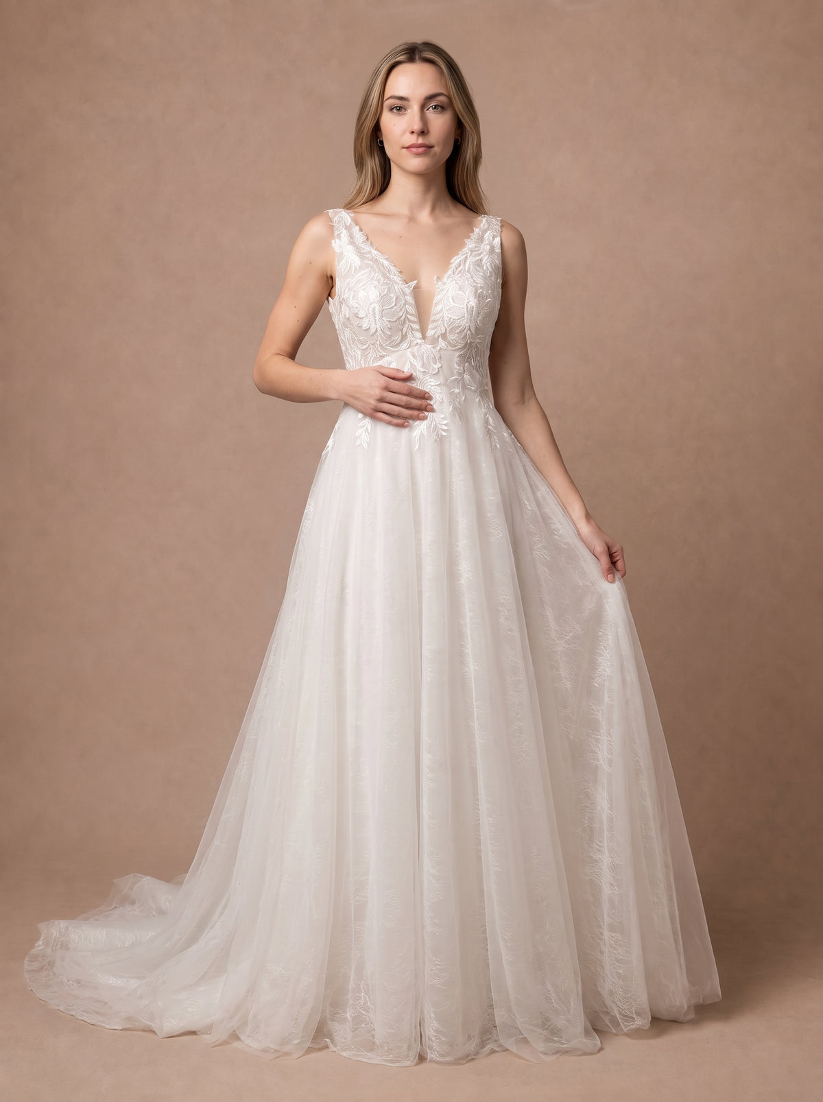 Robe de mariée empire en tulle et dentelle ivoire — Modèle — face