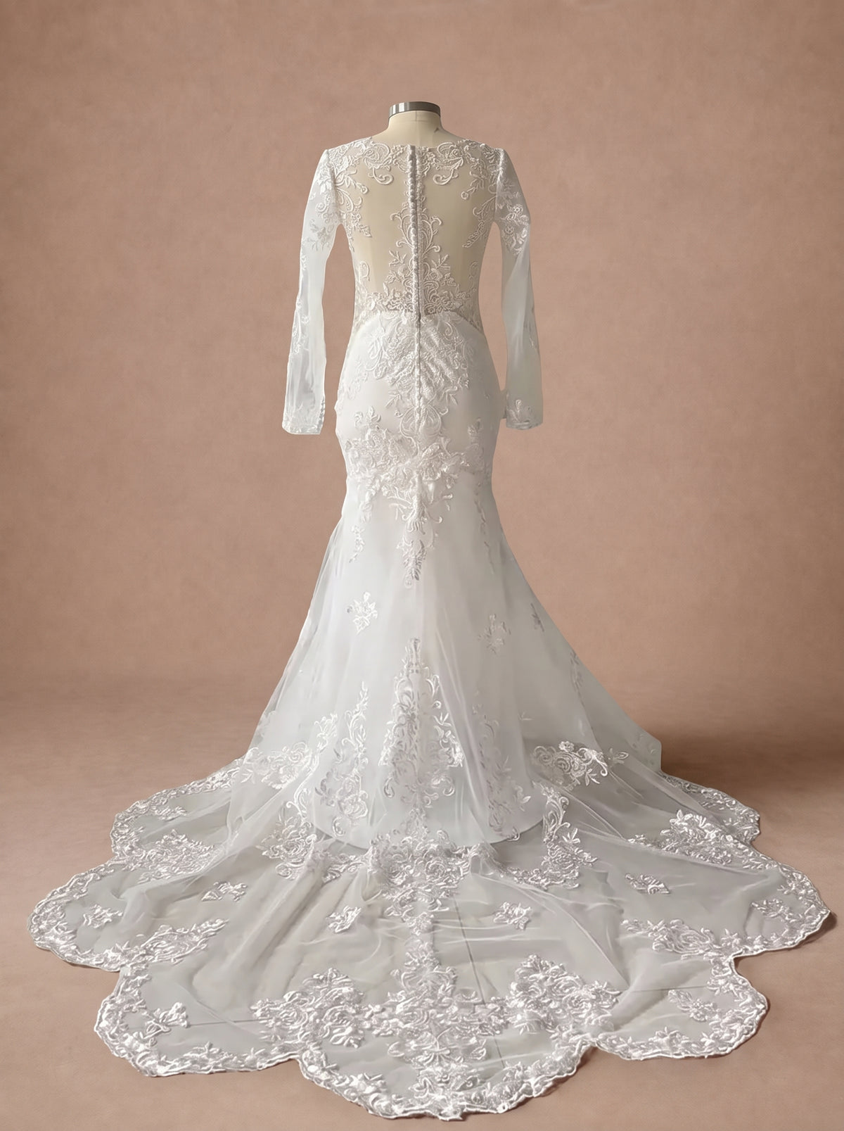 Robe de mariée espagnole sirène en dentelle — Mannequin — dos entier