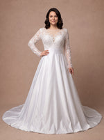 Robe de mariée femme forte en satin — Modèle — face
