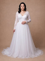 Robe de mariée fluide femme ronde à manches longues — Modèle — face