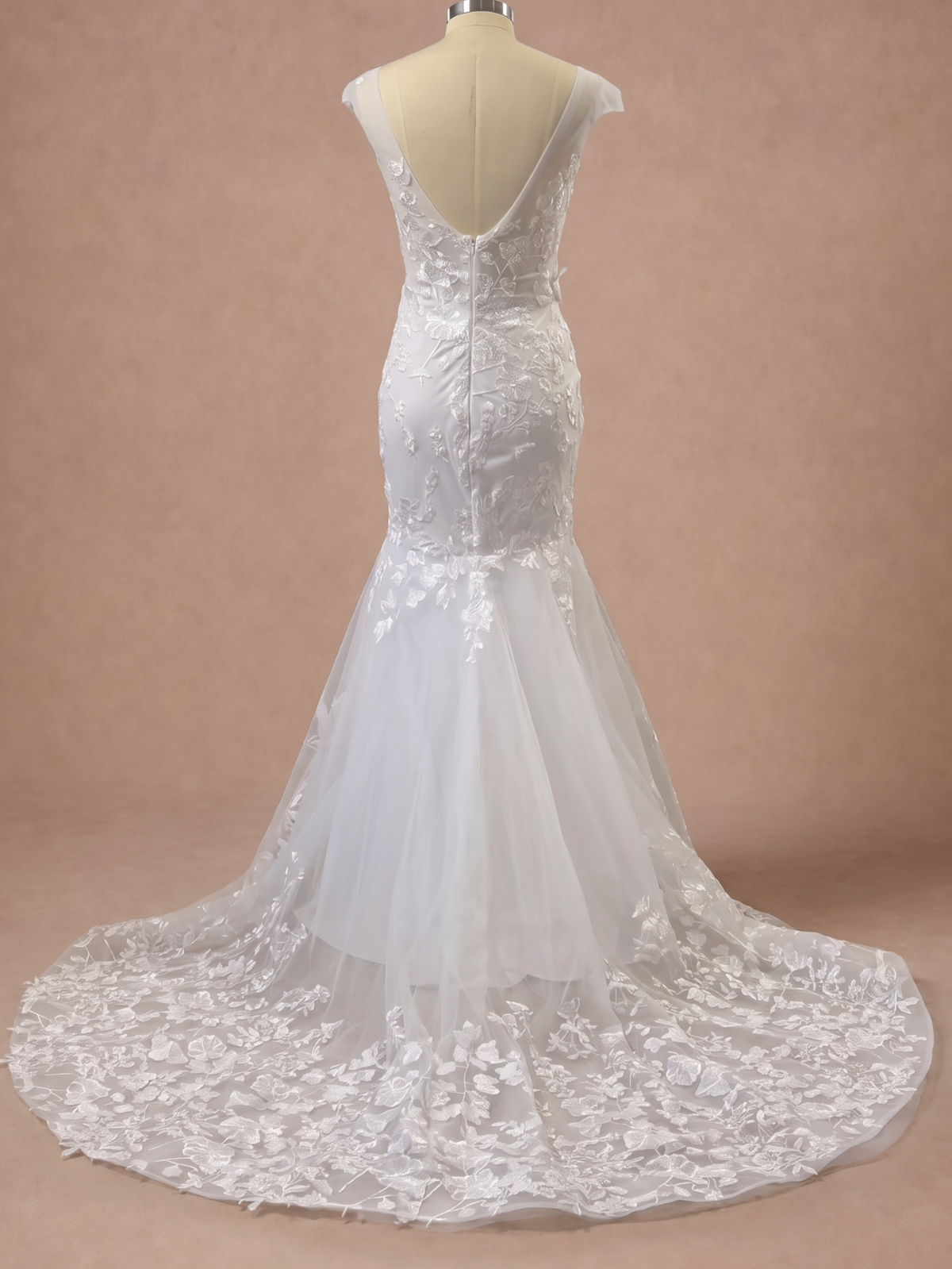 Robe de mariée gitane espagnole sirène en dentelle — Mannequin — dos entier