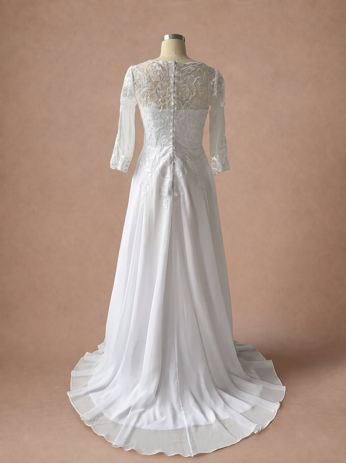 Robe de mariée bohème grossesse à manches 3/4 — Mannequin — dos entier
