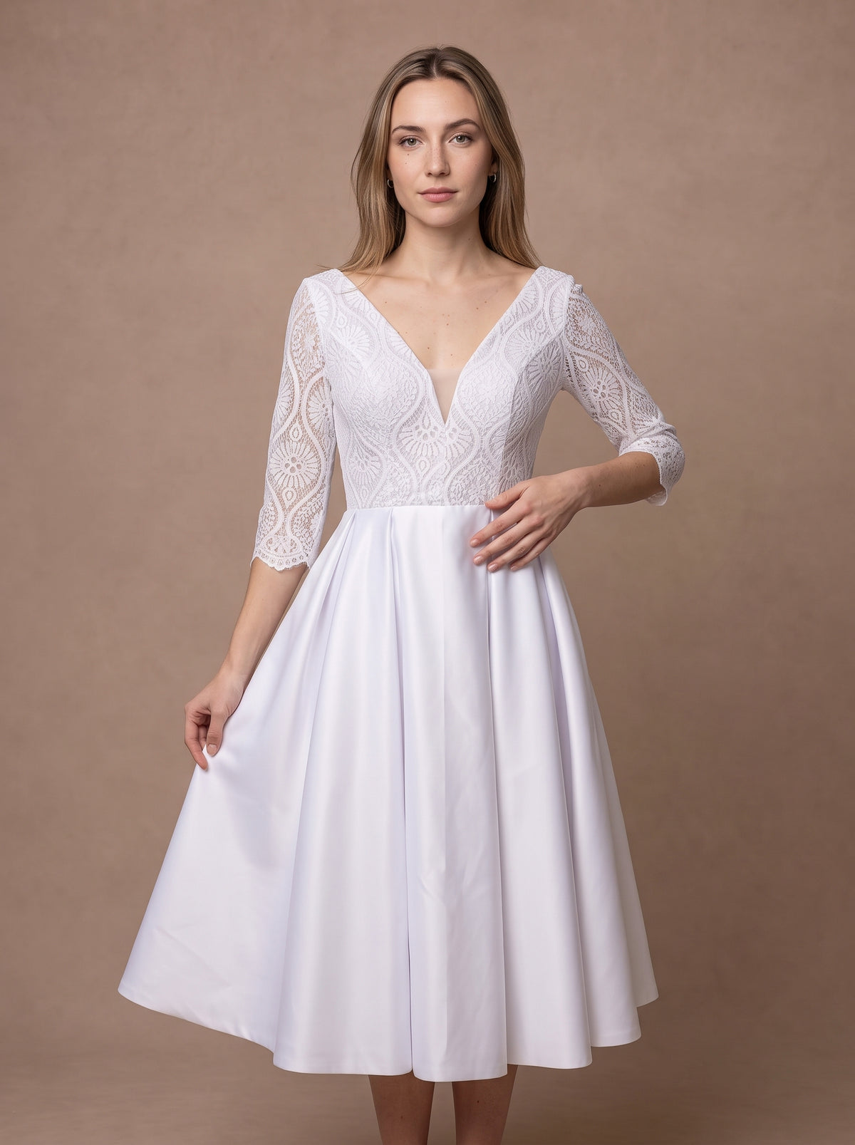 Robe de mariée mi-longue à manches 3/4 — Modèle — face