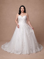 Robe de mariée morphologie H ronde en dentelle à décolleté cœur — Modèle — face