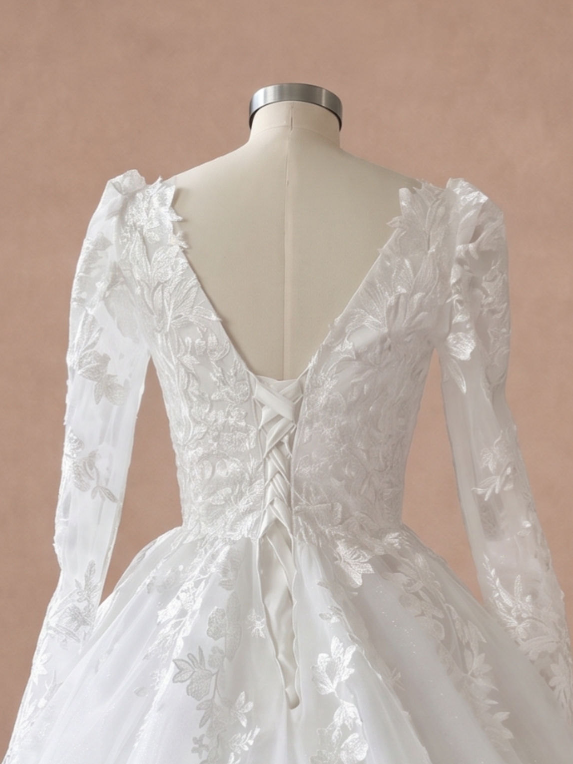 Robe de mariée champêtre esprit nature — Mannequin — détail dos